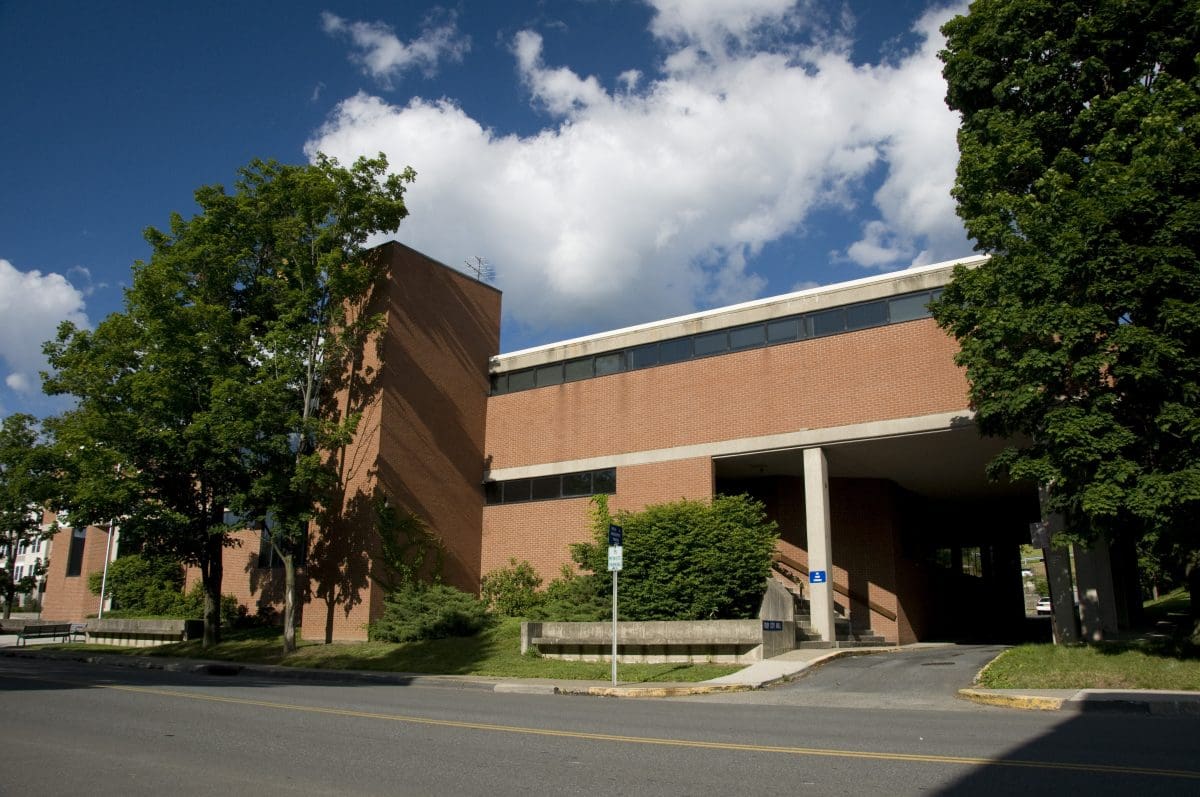 NY_1776 6th ave._Exterior photos_061412_4